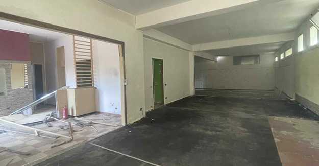 AMPIO LOCALE COMMERCIALE