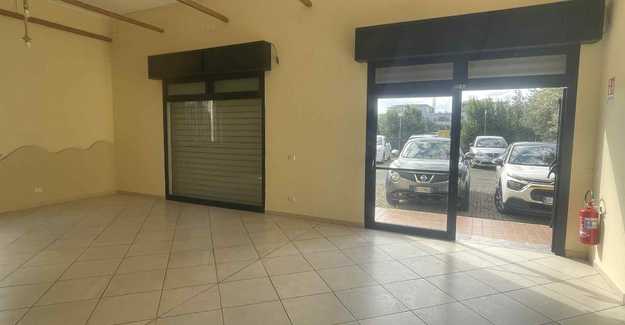 CATANZARO LIDO LOCALE COMMERCIALE